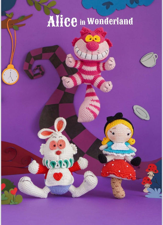 Downloadable Step-by-Step Amigurumi Alice in Wonderland Tutorial